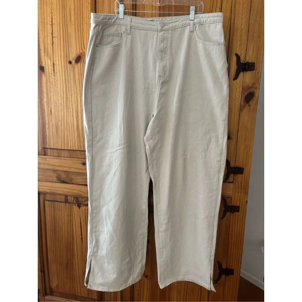 NWT Prettylittlethings Split Hem Khaki Jeans